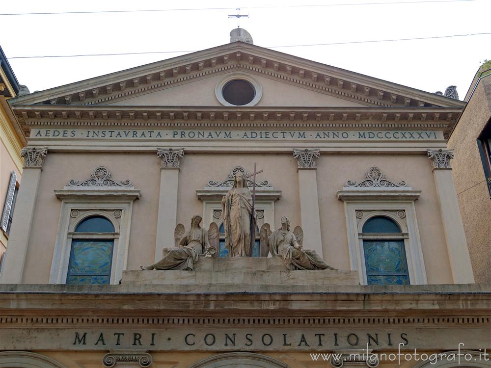 Milano - Metà superiore della facciata della Chiesa di Santa Maria della Consolazione